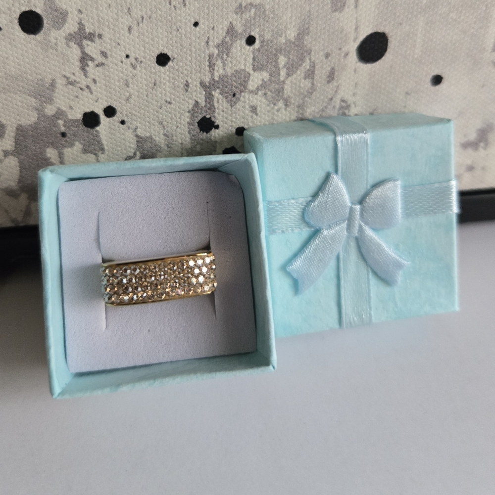 Henri Bendel Band Ring Size 5 - Picture 2 of 8